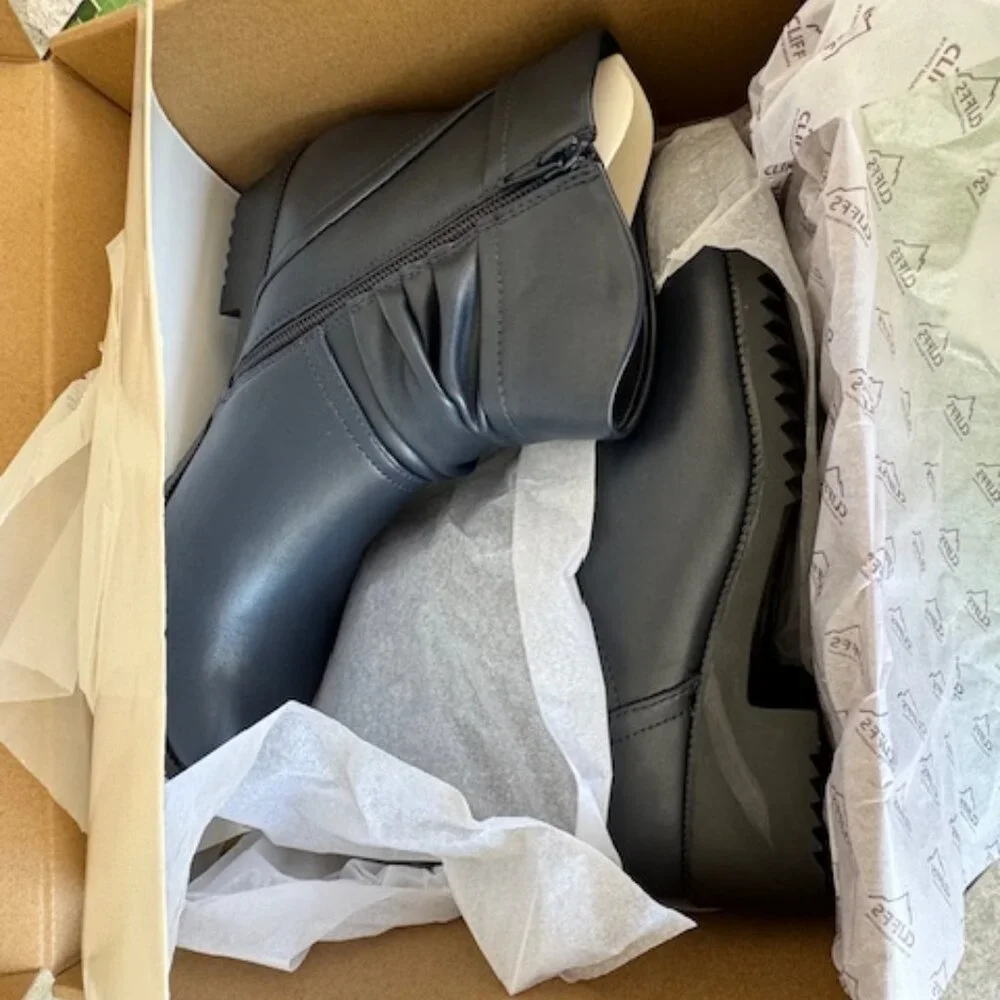 Cliffs by White Mountain Booties - Durbon Navy/SMOOTH 7 Wide